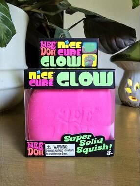 NIB Schylling Nice Cube Glow - PINK